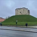 Tower Place - Walls - Hot Tub York